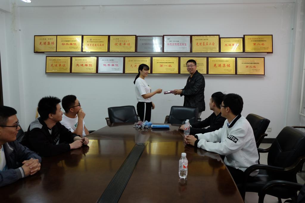 信息与控制工程学院举行2018届毕业生代表座