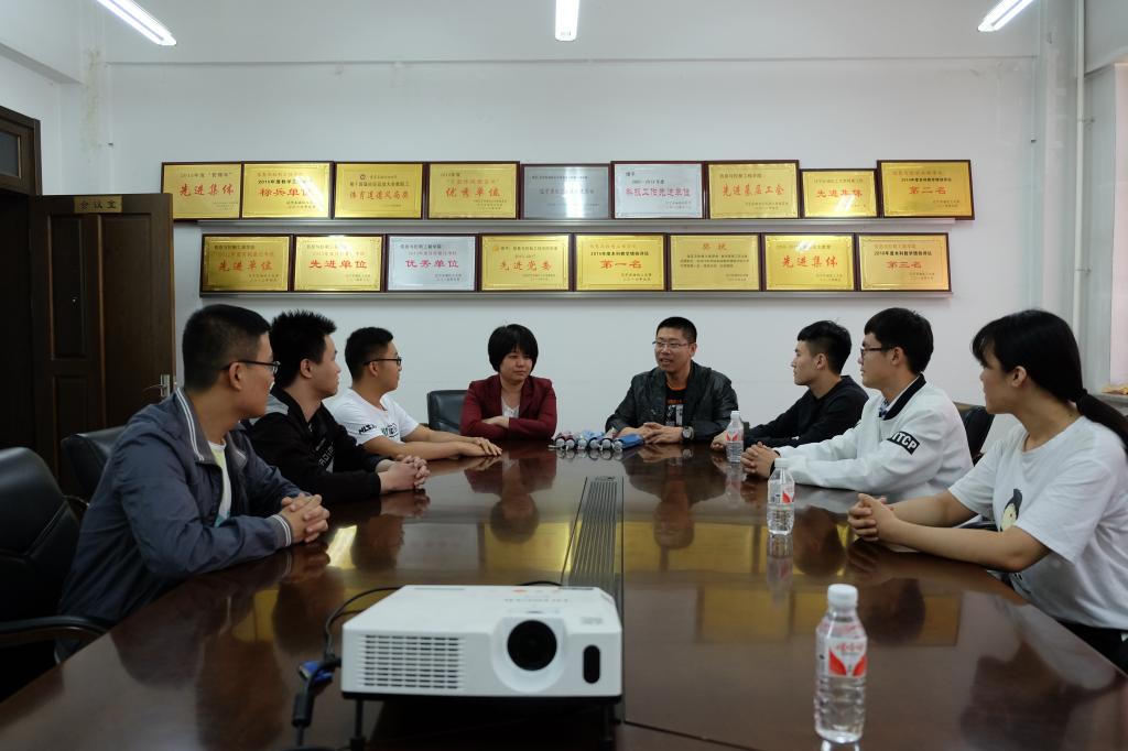 信息与控制工程学院举行2018届毕业生代表座