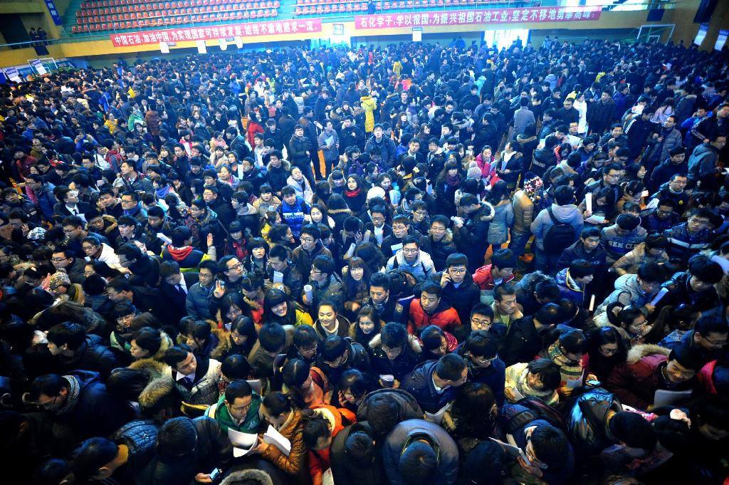 我校举行中石油2013届毕业生专场招聘会-辽宁