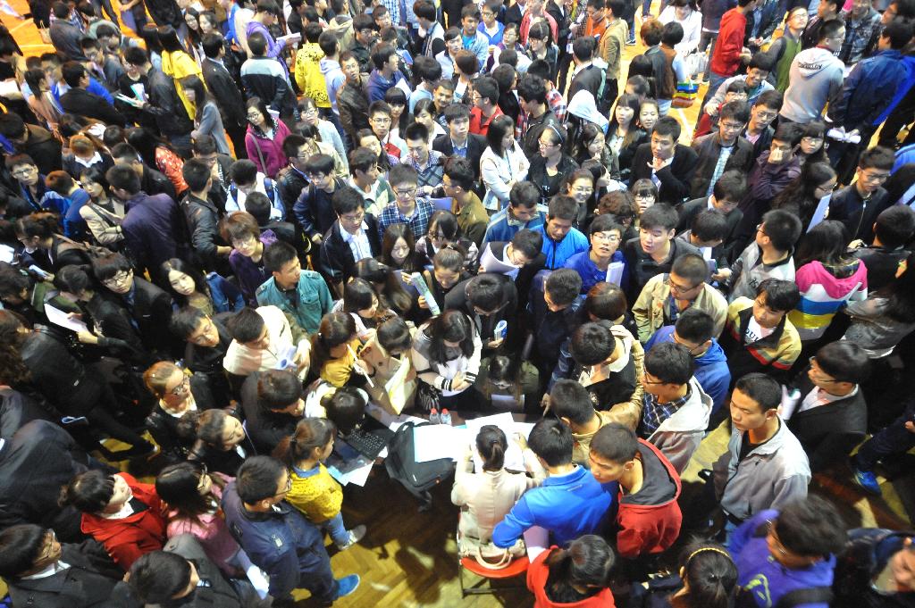 我校成功举办2014新疆人才市场石油石化专业