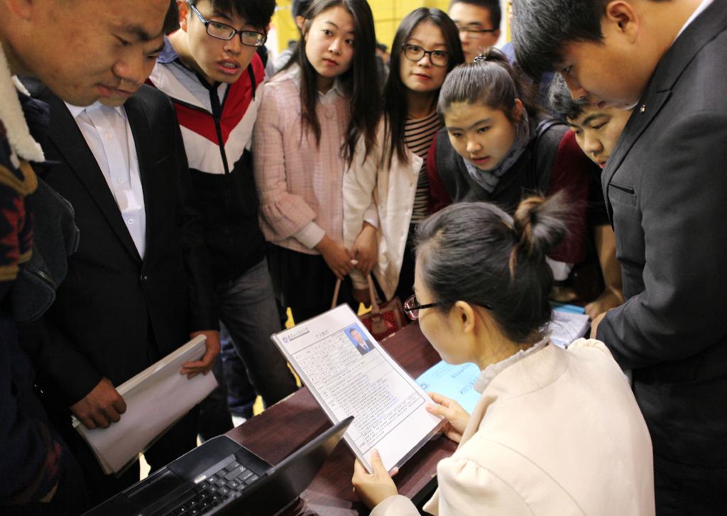 我校举办2015新疆人才市场石油石化专业市场