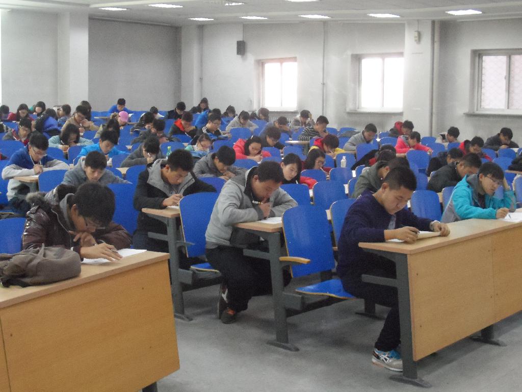 化学化工与环境学部举办安全知识竞赛-辽宁石