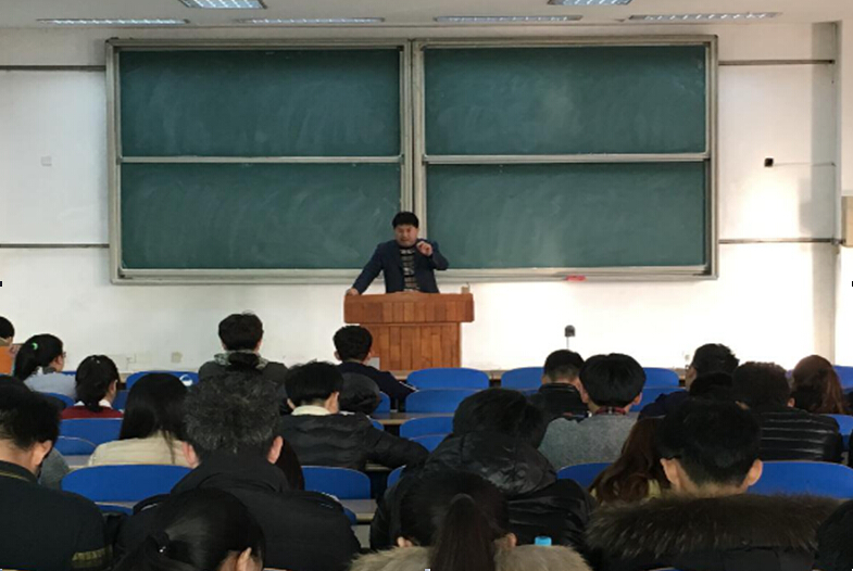 大学寝室流动红旗申请书